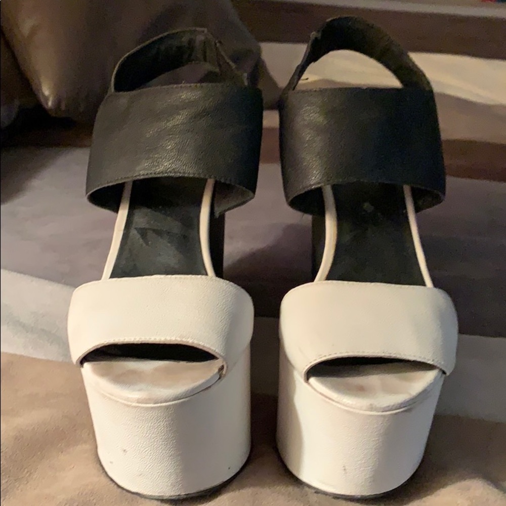 Matiko black & white platforms